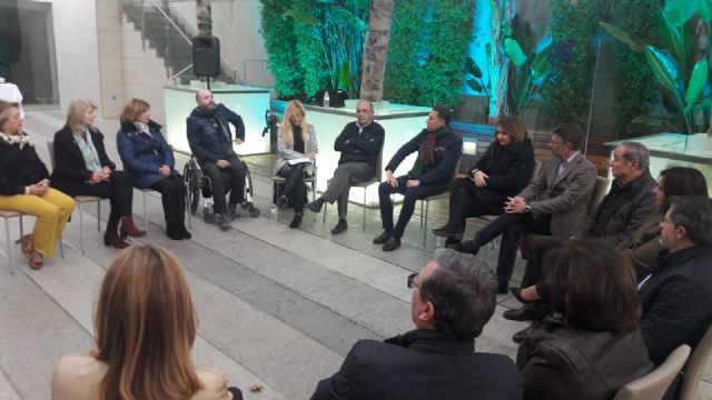 Fulgencio Gil destaca la labor de los maestros como pieza clave para el futuro de la Región de Murcia - 1, Foto 1