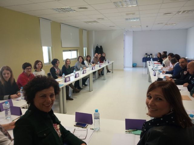 Se reúne la Mesa Local contra la Violencia de Género, para planificar nuevas medidas de actuación en Puerto Lumbreras - 1, Foto 1