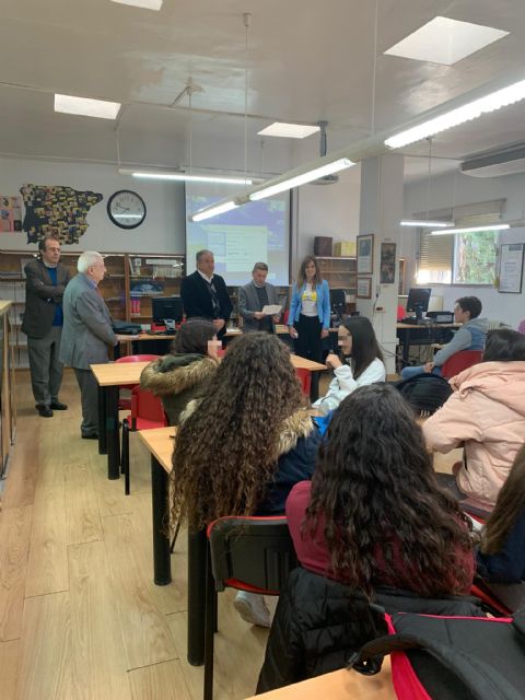 Los alumnos del IES Saavedra Fajardo aprenden los valores de la transparencia, el buen gobierno y la participación social - 2, Foto 2