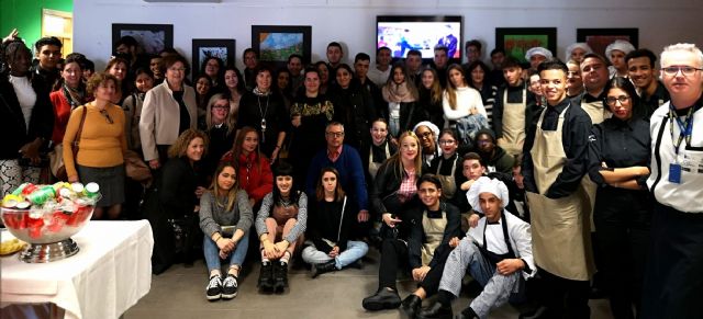 Alumnos del programa de Cualificación Profesional exponen sus trabajos creativos en la muestra Expres-Arte - 1, Foto 1