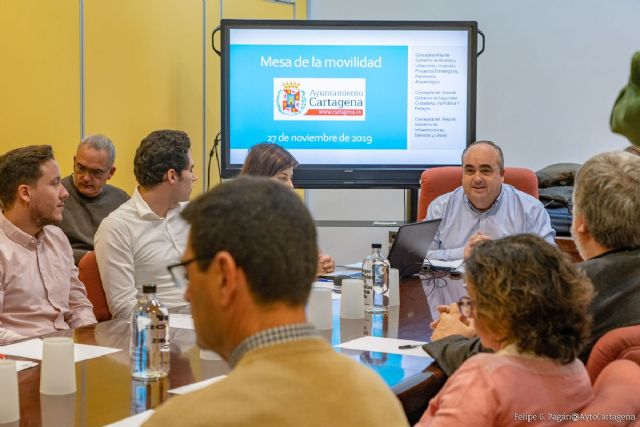 Más de veinte colectivos de Cartagena se reúnen para establecer acciones que mejoren la movilidad de la ciudad - 1, Foto 1