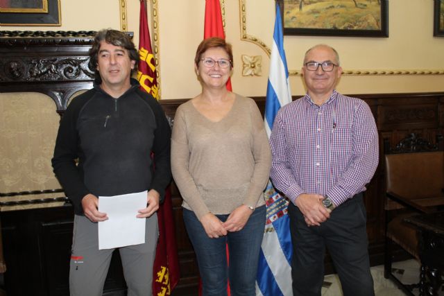 Firmado convenio 2019 por 2.000 euros entre Ayuntamiento y Grupo Hinneni - 1, Foto 1