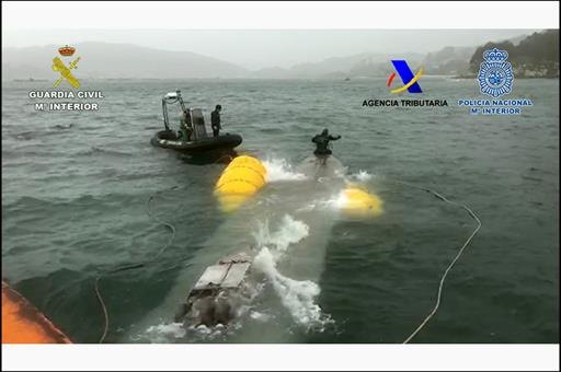 Interceptado en la costa gallega el primer narcosubmarino detectado en Europa - 1, Foto 1