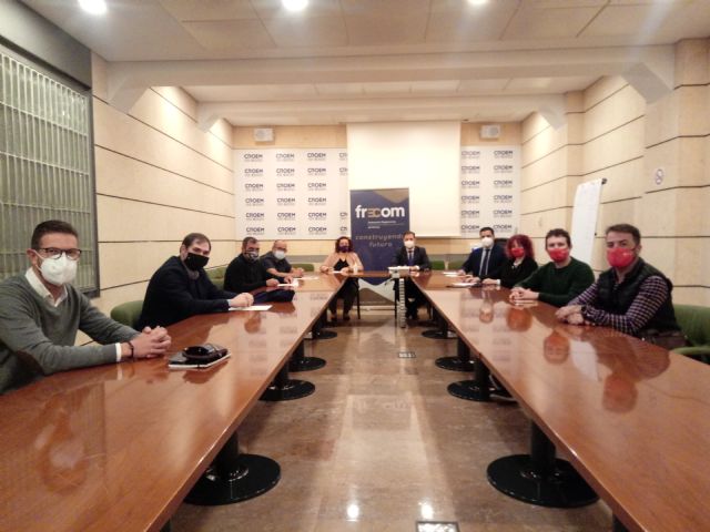 FRECOM y los sindicatos UGT y CCOO fijan el calendario laboral del 2021 para la construcción y la obra pública en la Región de Murcia - 1, Foto 1