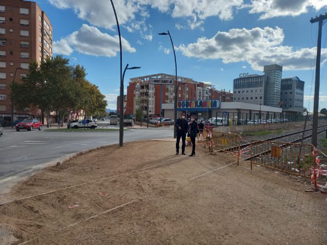 El Ayuntamiento de Lorca inicia las obras de adecuación de la zona del paso a nivel de la Alameda de Cervantes - 1, Foto 1