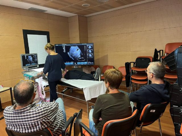 30 médicos de Atención Primaria reciben formación en ecografía clínica en el hospital Rafael Méndez - 1, Foto 1