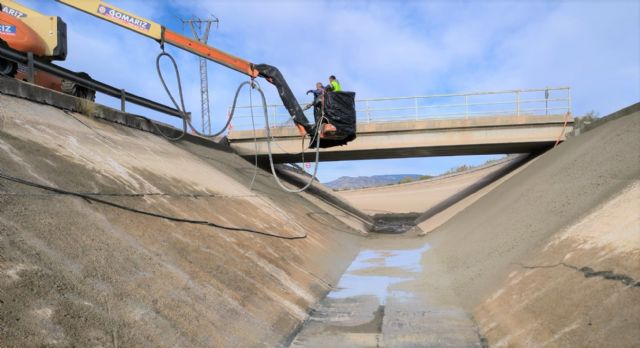 La CHS realiza labores de conservación y mantenimiento en el canal del Postrasvase Tajo-Segura - 1, Foto 1