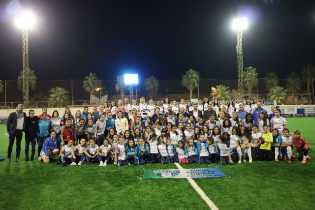 El Atlético Pinatarense presenta los equipos femeninos de la temporada y estrena mascota e himno - 1, Foto 1