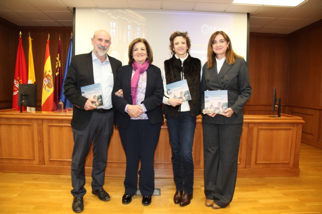 La UCAM presenta una guía histórica y artística del Monasterio de los Jerónimos - 1, Foto 1