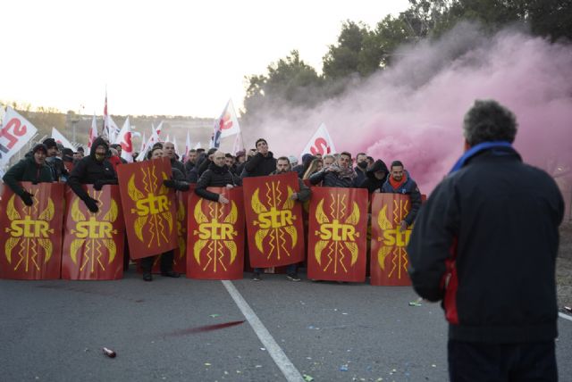 El STR se moviliza para denunciar que la negociación del Acuerdo Marco en Repsol no protege los derechos de los trabajadores - 2, Foto 2