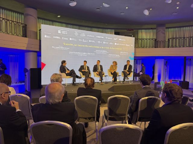 El Gobierno regional presenta en un foro nacional el modelo de 'Vivienda Asequible' elaborado en consenso con entidades sociales y profesionales - 1, Foto 1