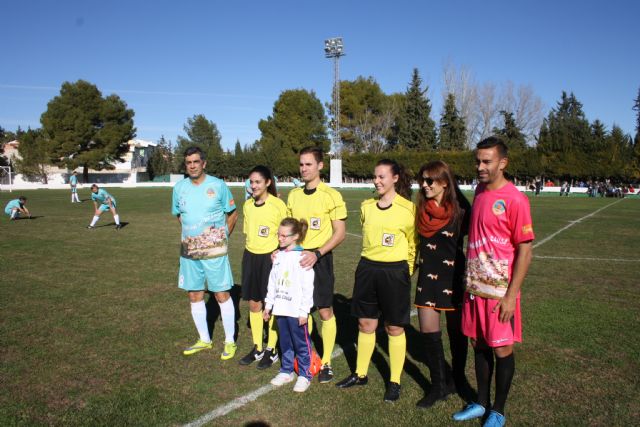 Gran éxito del partido solidario de fútbol, que ha servido para recoger alimentos para las familias necesitadas - 5, Foto 5
