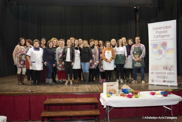 Pozo Estrecho cocina sonrisas con Mireia Ruiz y la Universidad Popular - 1, Foto 1