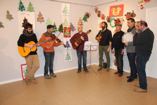 Entregados los premios del concurso navideño de dibujo y postales - 1, Foto 1