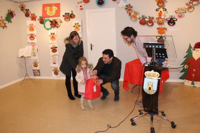 Entregados los premios del concurso navideño de dibujo y postales - 5, Foto 5