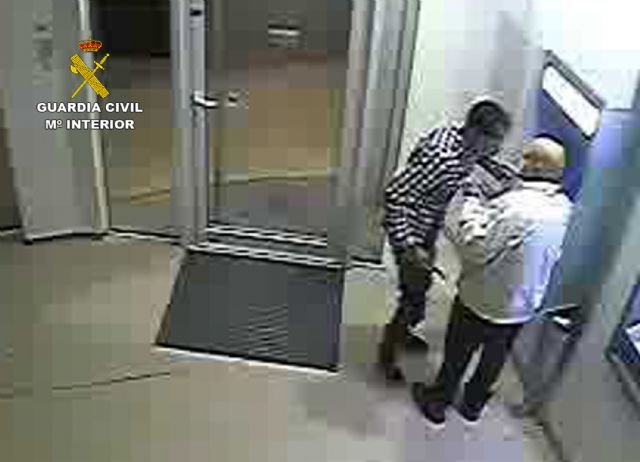 La Guardia Civil desmantela en Totana un violento grupo delictivo dedicado a cometer robos, Foto 7