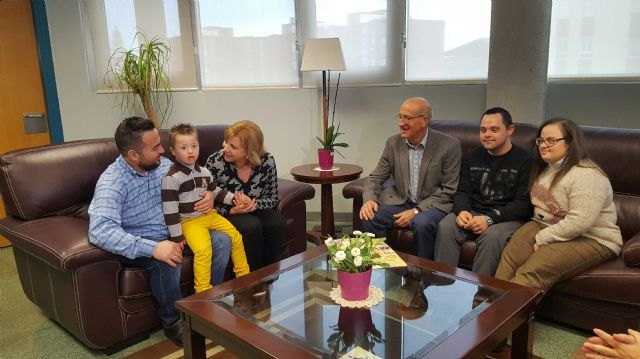 Familia aporta más de 230.000 euros para financiar las 37 plazas de las viviendas de autonomía de Plena Inclusión - 1, Foto 1