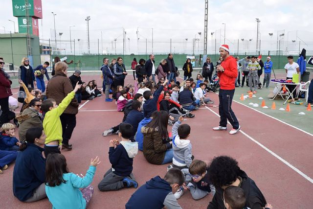 Gran apoyo a la fiesta solidaria de la escuela de tenis 'Las Torres entre raquetas' - 1, Foto 1