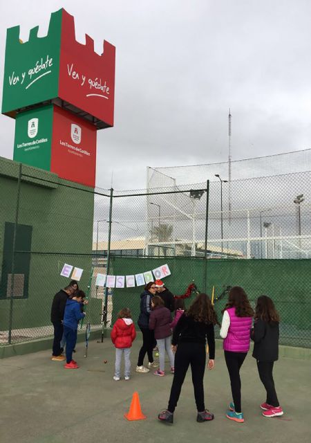 Gran apoyo a la fiesta solidaria de la escuela de tenis 'Las Torres entre raquetas' - 3, Foto 3