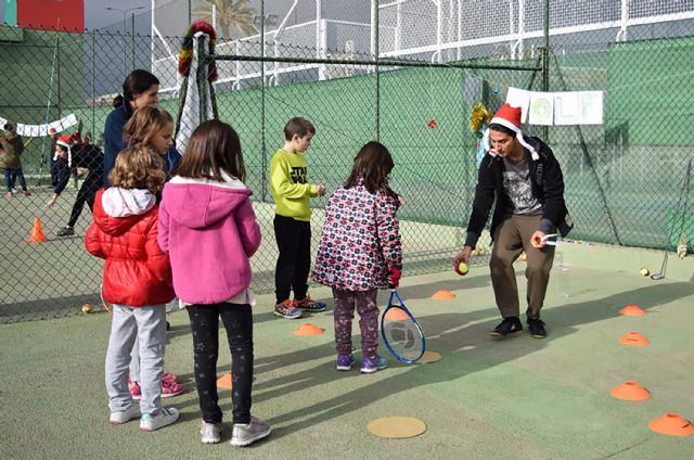 Gran apoyo a la fiesta solidaria de la escuela de tenis 'Las Torres entre raquetas' - 5, Foto 5
