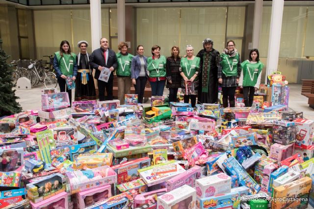 La campaña de recogida de juguetes del Ayuntamiento vuelve a ser un exito de solidaridad - 1, Foto 1