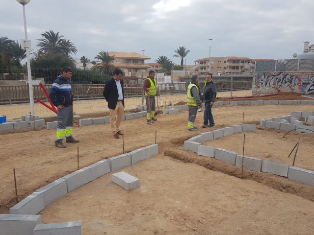 Comienzan las obras de un nuevo aparcamiento para contribuir a descongestionar el tráfico a la entrada a La Manga - 1, Foto 1