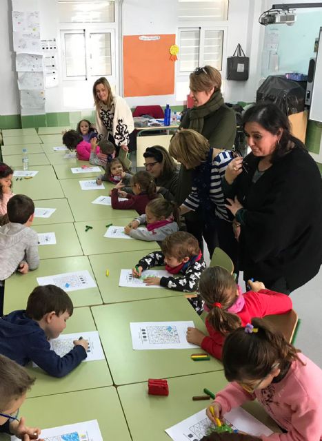Cerca de 40 menores disfrutan de la Escuela de Navidad en el colegio 'Joaquín Cantero' - 1, Foto 1