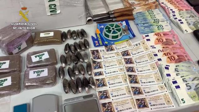 La Guardia Civil desmantela un activo punto de venta de drogas en Beniel - 3, Foto 3