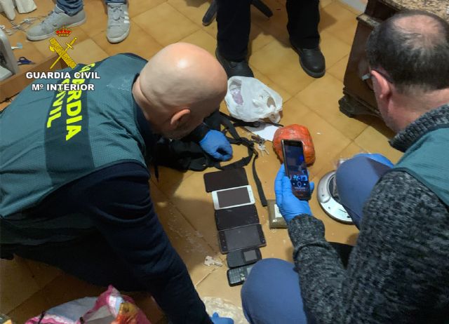 La Guardia Civil desmantela un activo punto de venta de drogas en Beniel - 5, Foto 5