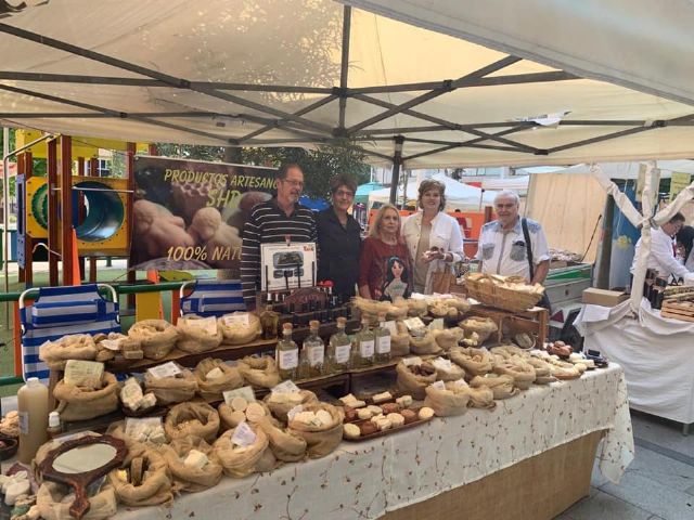 El mercado artesano de Alcantarilla se celebrará el domingo en la plaza de la Constitución - 1, Foto 1