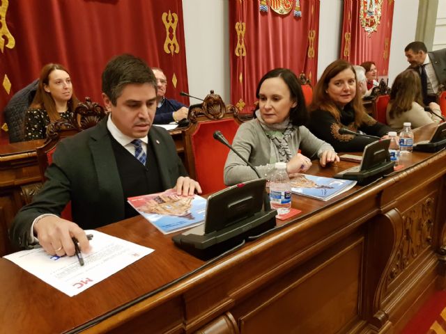 MC: Tras pedir 10 millones de euros en préstamos, `La Trinca´ impone una subida de impuestos - 2, Foto 2