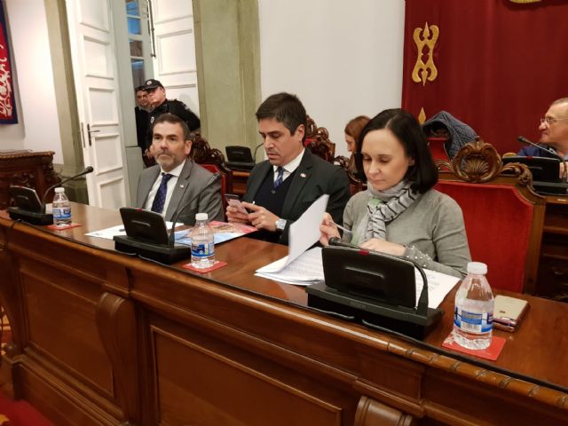 MC: Tras pedir 10 millones de euros en préstamos, `La Trinca´ impone una subida de impuestos - 4, Foto 4