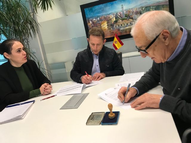 Firma de convenio de colaboración entre el Ayuntamiento de Torre Pacheco y Cáritas - 2, Foto 2