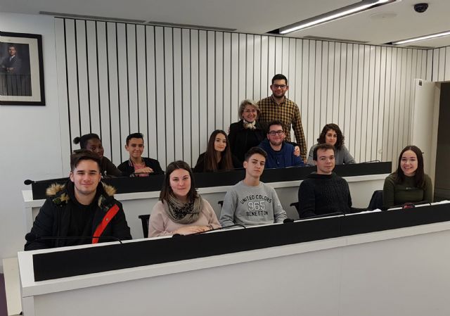 Jóvenes torreños se forman en debate competitivo académico y parlamentario - 1, Foto 1