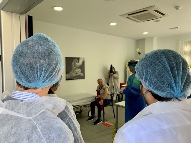 Ballesta: La vacuna es para proteger a los que más queremos - 2, Foto 2