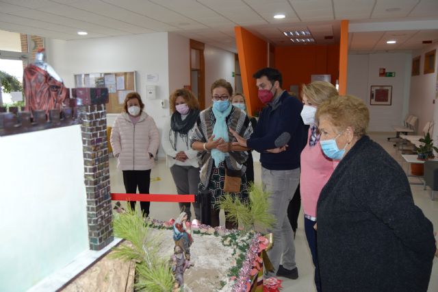 El alcalde López Manzanera visita el belén del centro de mayores - 3, Foto 3