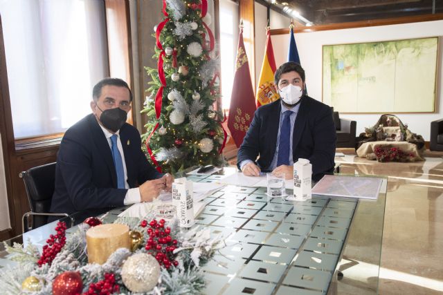 López Miras destaca el esfuerzo inversor del Gobierno regional en los municipios y reclama una financiación justa por parte del Estado - 1, Foto 1