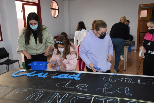Los jóvenes de Calasparra trabajan en un mural participativo de concienciación medio ambiental - 1, Foto 1