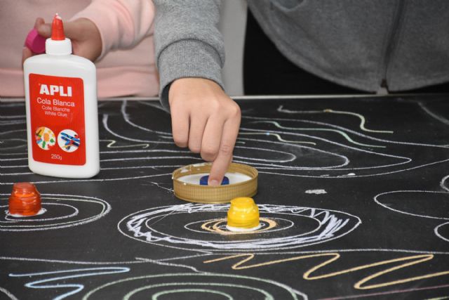 Los jóvenes de Calasparra trabajan en un mural participativo de concienciación medio ambiental - 3, Foto 3