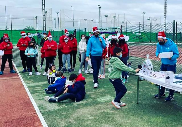 Las Torres entre Raquetas celebra un año más su fiesta solidaria de Navidad a beneficio de las asociaciones locales - 5, Foto 5