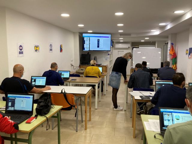 Jesús Abandonado apuesta por la digitalización del Centro de Empleo y Formación mediante una nueva donación de Aválam - 2, Foto 2