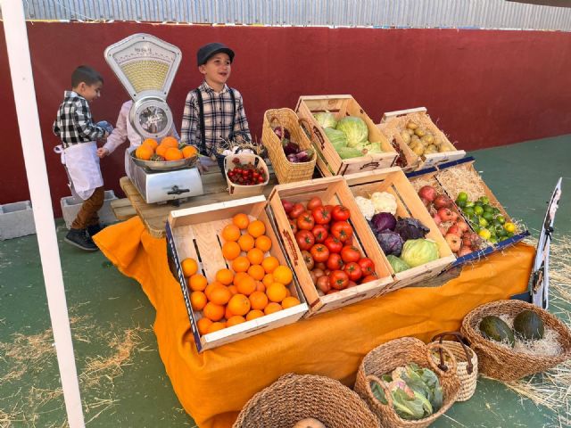 El colegio San Juan de las Águilas celebra la Navidad con la puesta en escena de un Belén Viviente - 3, Foto 3