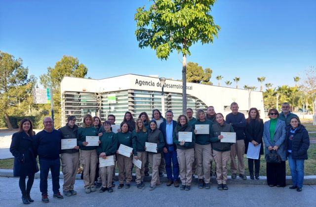 Quince alumnos del programa mixto de empleo y formación de jardinería en Alcantarilla reciben hoy su certificado - 1, Foto 1
