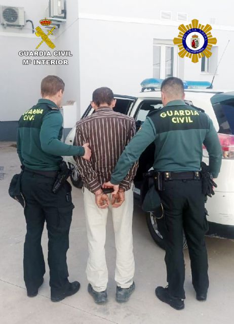 La Guardia Civil detiene al presunto autor de una quincena de robos en casas de campo y fincas de Calasparra - 3, Foto 3
