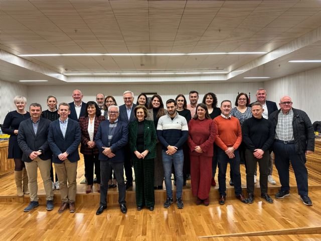 Un reconocido agradecimiento a los funcionarios municipales jubilados en 2024 - 1, Foto 1