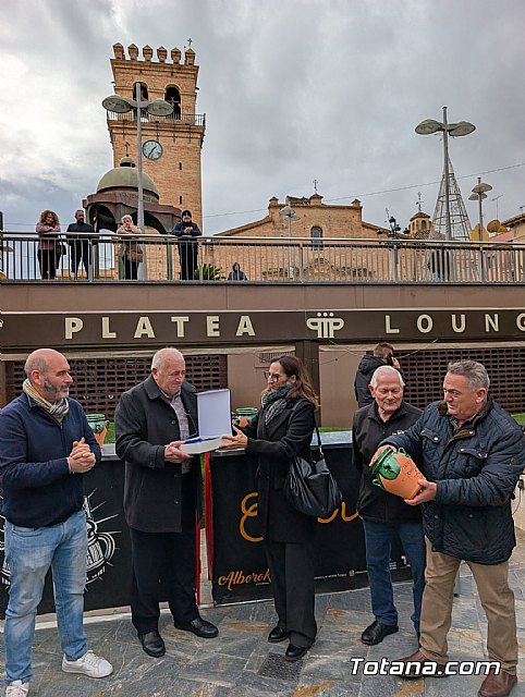 Totana rinde un sentido homenaje a Paco de las Tinajas durante el IV Encuentro de Cuadrillas de Pascua, Foto 2