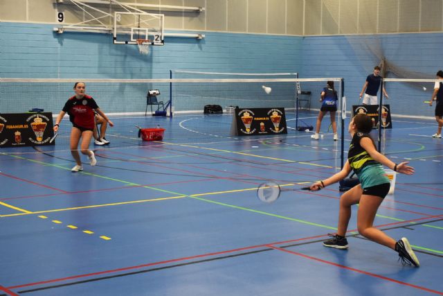 El Bádminton Las Torres brilla como anfitrión en el máster territorial celebrado en el pabellón Mireia Belmonte - 2, Foto 2