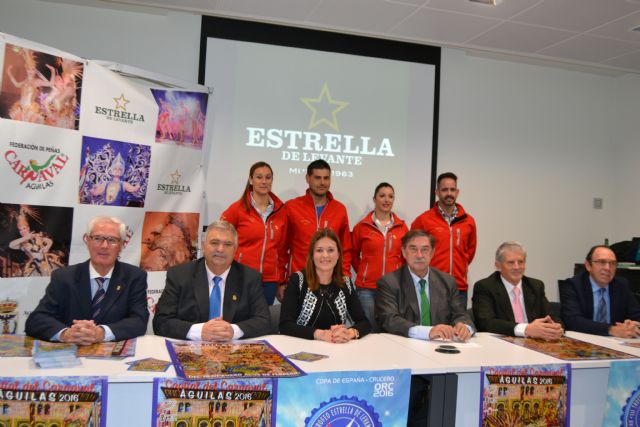 La alcaldesa de Águilas aplaude el trabajo de peñas y carnavaleros en la presentación oficial del Carnaval - 1, Foto 1