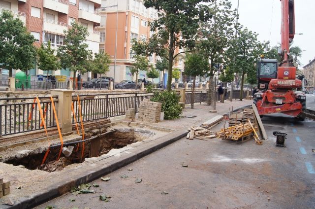 Prosiguen las obras de acondicionamiento en uno de los muros de la rambla de La Santa para evitar filtraciones al cauce, Foto 5