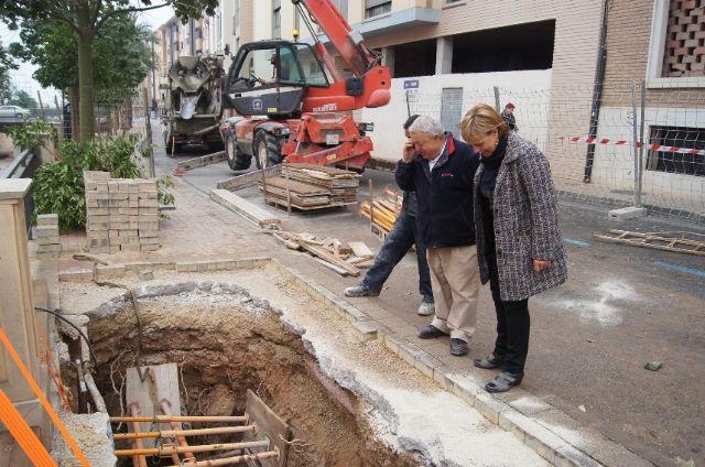 Prosiguen las obras de acondicionamiento en uno de los muros de la rambla de La Santa para evitar filtraciones al cauce, Foto 6